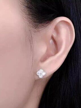 Van Cleef & Arpels S925 Sterling Silver Moissanite Four-Leaf Clover Stud Earring